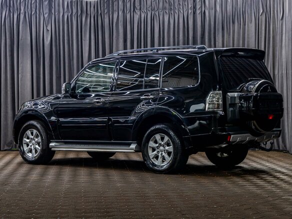 2014 Mitsubishi Pajero IV Рестайлинг 1, чёрный, 1765000 рублей - вид 3