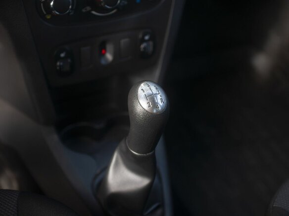 2014 Renault Logan II, чёрный, 570000 рублей - вид 17