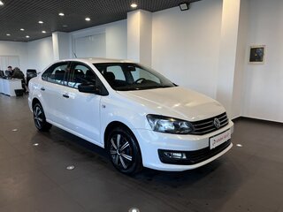 2017 Volkswagen Polo V Рестайлинг, белый, 1150000 рублей, вид 1