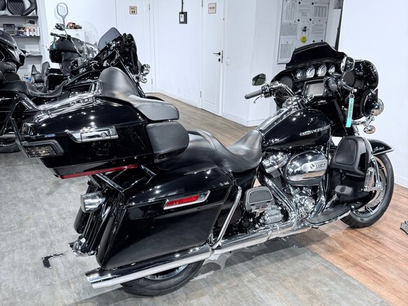 2018 Harley-Davidson Electra Glide, чёрный, 1799000 рублей - вид 2
