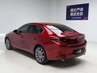2022 Mazda 3 Axela IV (BP), красный, 1433000 рублей, вид 5