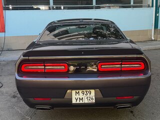 2018 Dodge Challenger III Рестайлинг 2, серый, 3350000 рублей, вид 3