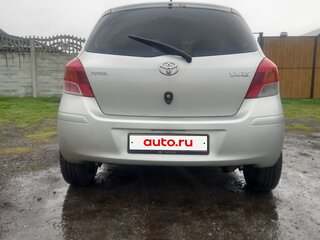 2009 Toyota Yaris II Рестайлинг, серый, 430000 рублей, вид 5