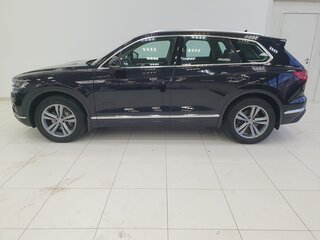 2019 Volkswagen Touareg III, чёрный, 5198000 рублей, вид 2