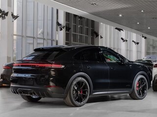 2026 Porsche Cayenne GTS Coupé III Рестайлинг, чёрный, 28500000 рублей, вид 3