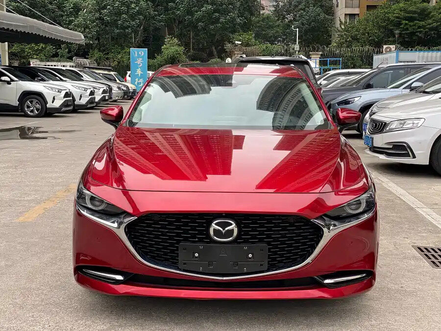 Открыть фотографии: Mazda 3 IV (BP)