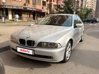 2002 BMW 5 серии 525i IV (E39) Рестайлинг, серебристый, 700000 рублей, вид 3