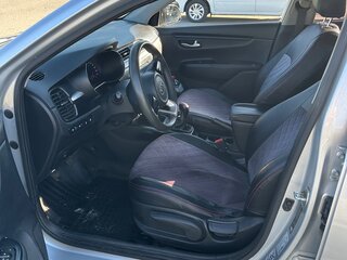 2020 Kia Rio IV, серебристый, 890000 рублей, вид 3