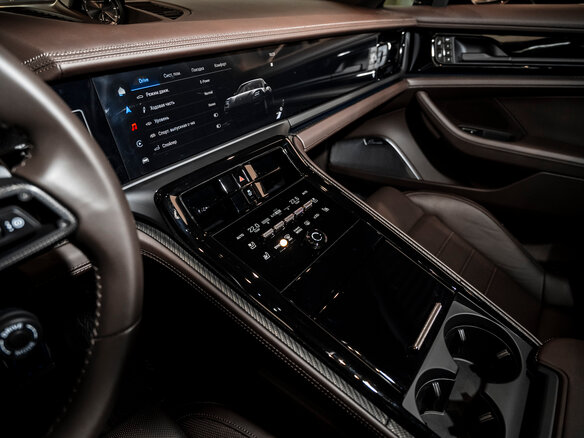 2026 Porsche Panamera Turbo S E-Hybrid III, чёрный, 39990000 рублей - вид 13