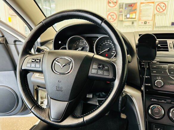 2011 Mazda 6 II (GH) Рестайлинг, белый - вид 21