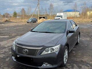 2013 Toyota Camry VII (XV50), серый, 1570000 рублей, вид 1