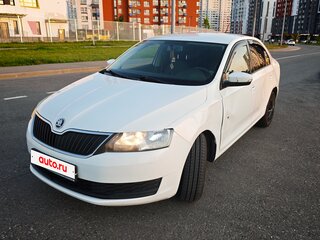 2018 Skoda Rapid I Рестайлинг, белый, 880000 рублей, вид 1