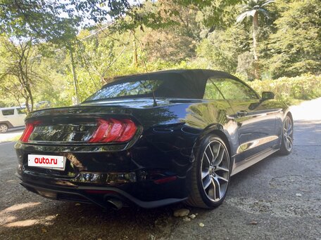 2018 Ford Mustang VI Рестайлинг, чёрный, 2400000 рублей, вид 5