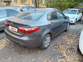 2013 Kia Rio 5-speed III, серый, 680000 рублей, вид 3