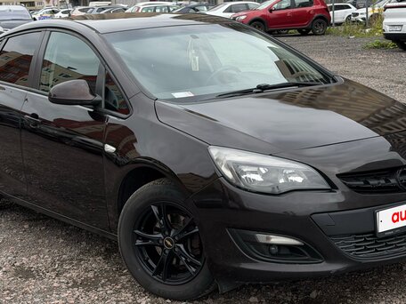 2013 Opel Astra J Рестайлинг, коричневый, 550000 рублей, вид 1