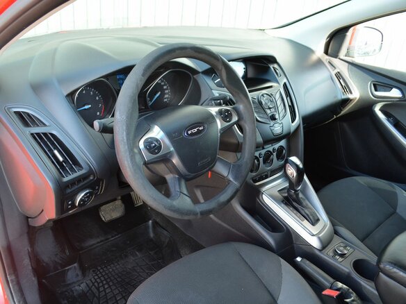 2012 Ford Focus III, красный - вид 14