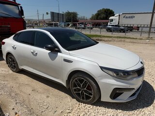 2019 Kia Optima IV Рестайлинг, белый, 1860000 рублей, вид 2