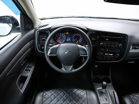 2015 Mitsubishi Outlander III Рестайлинг 2, белый - вид 11
