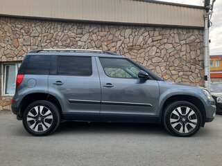 2015 Skoda Yeti I Рестайлинг, серый, 1350000 рублей, вид 4