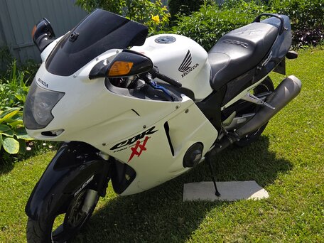 2001 Honda CBR 1100 XX, белый, 355000 рублей, вид 3