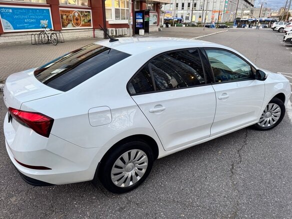 2021 Skoda Rapid II, белый - вид 2