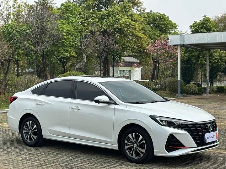 Открыть фотографии: Changan Eado Plus I Рестайлинг
