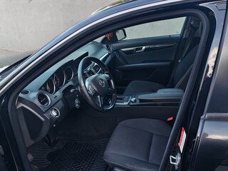 2011 Mercedes-Benz C-Класс 180 BlueEFFICIENCY III (W204) Рестайлинг, чёрный, 1350000 рублей, вид 4