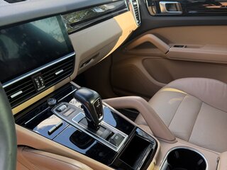2019 Porsche Cayenne III, серый, 5120000 рублей, вид 4