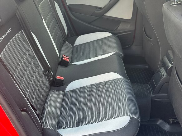 2012 Volkswagen Polo Cross V, красный - вид 13