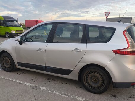 2009 Renault Scenic Grand III, серебристый, 550000 рублей, вид 4