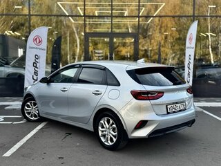 2022 Kia Ceed III Рестайлинг, серебристый, 2200000 рублей, вид 4