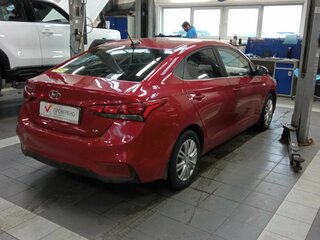 2018 Hyundai Solaris II, красный, 1250000 рублей, вид 3