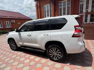 2015 Toyota Land Cruiser Prado 150 Series Рестайлинг 1, белый, 4100000 рублей, вид 4
