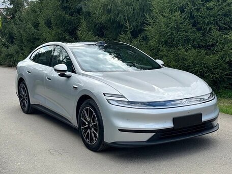 2025 Changan Qiyuan A06 28.39 kWh, серебристый, 2350000 рублей, вид 3