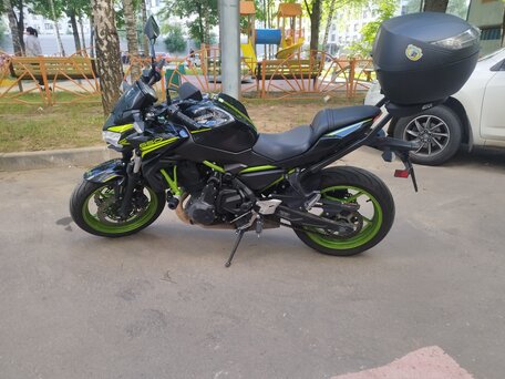 2021 Kawasaki Z 650, чёрный, 659000 рублей, вид 2