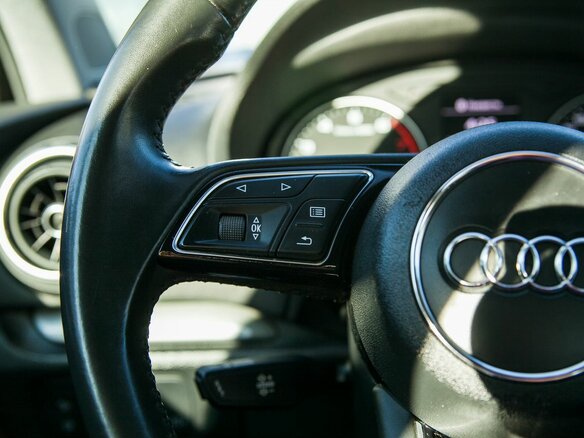 2019 Audi A3 III (8V) Рестайлинг, красный, 2050000 рублей - вид 15