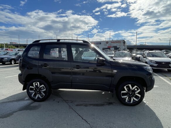 2026 Lada (ВАЗ) Niva Travel I Рестайлинг, чёрный, 1814000 рублей - вид 10