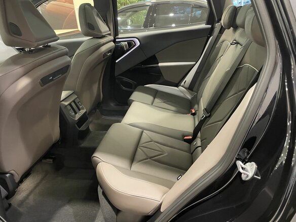 2025 BMW X3 30L xDrive IV (G45/G48), чёрный - вид 12