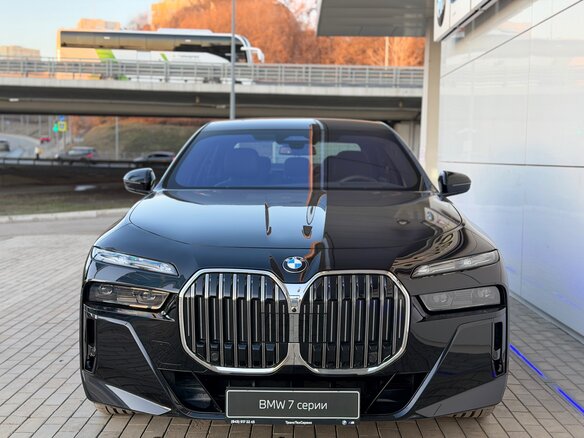 2025 BMW 7 серии 740i xDrive VII (G70), чёрный, 16500000 рублей - вид 1