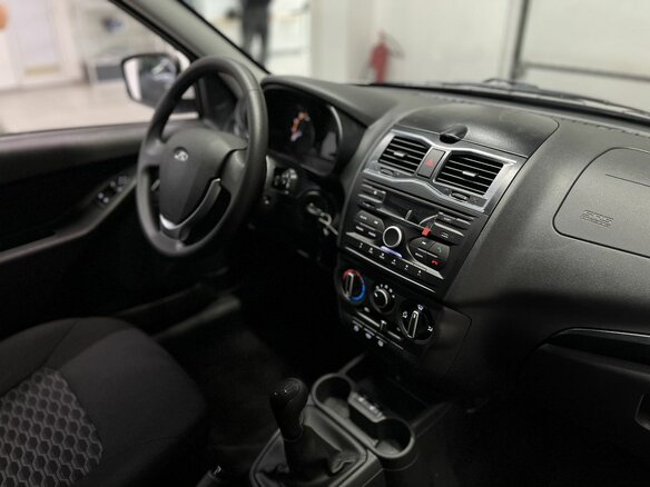 2026 Lada (ВАЗ) Granta I Рестайлинг, белый, 1135000 рублей - вид 6
