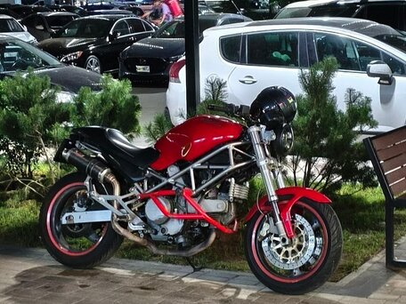 2004 Ducati Monster 821, красный, 350000 рублей, вид 2