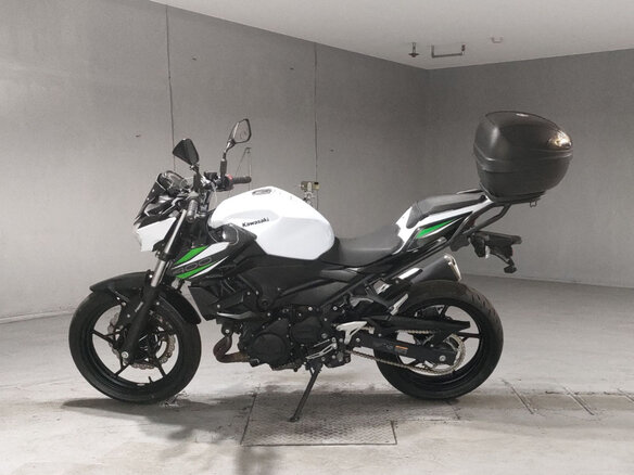 2019 Kawasaki Z 400, чёрный - вид 2