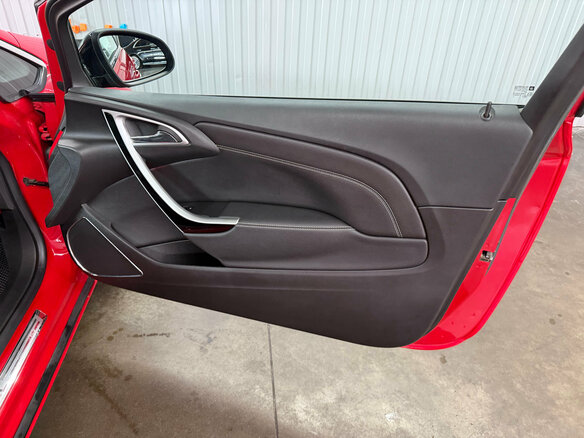 2013 Opel Astra GTC J Рестайлинг, красный, 847000 рублей - вид 15