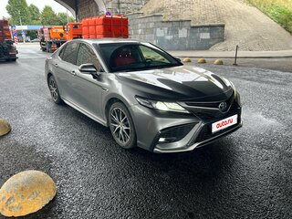 2022 Toyota Camry US Market VIII (XV70) Рестайлинг, серый, 3700000 рублей, вид 3