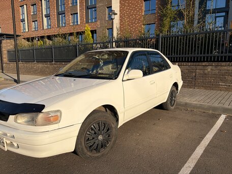 1996 Toyota Corolla VIII (E110), белый, 350000 рублей, вид 1