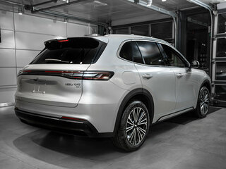 2026 Geely EX5 Гибрид EM-R, серебристый, 3829990 рублей, вид 5