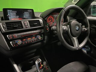 2017 BMW 1 серии 118i II (F20/F21) Рестайлинг 2, белый, 2200000 рублей, вид 2