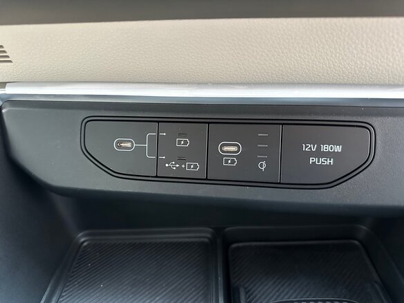 2024 Kia Carnival IV Рестайлинг, чёрный, 6500000 рублей - вид 15