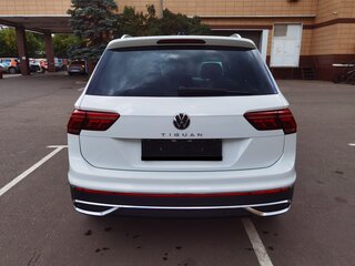 2023 Volkswagen Tiguan II Рестайлинг, белый, 3450000 рублей, вид 4