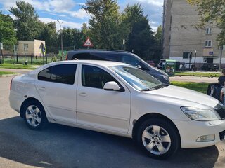 2013 Skoda Octavia II (A5) Рестайлинг, белый, 670000 рублей, вид 3